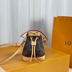 Classic Louis Vuitton Bag: A Stylish and Versatile Choice for Elegance